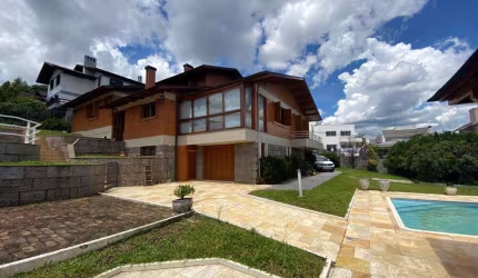Casa para Venda - 428m², 4 dormitórios, sendo 2 suites, 4 vagas - Cinqüentenário