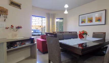 Casa com 3 quartos à venda na Rua Cônego Januário da Cunha Barbosa, 41, Guabirotuba, Curitiba por R$ 980.000