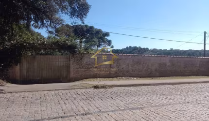 CASA COM AMPLO TERRENO NO BAIRRO FLORESTAL