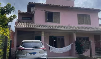 Sobrado 03 Dorm à venda no Bairro CAPÃO NOVO com 90 m² de área privativa - 2 vagas de garagem