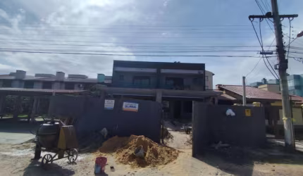 Casa 03 Dorm à venda no Bairro CAPÃO NOVO com 80 m² de área privativa - 1 vaga de garagem