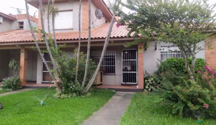 Sobrado 02 Dorm à venda no Bairro CAPÃO NOVO com 60 m² de área privativa - 1 vaga de garagem