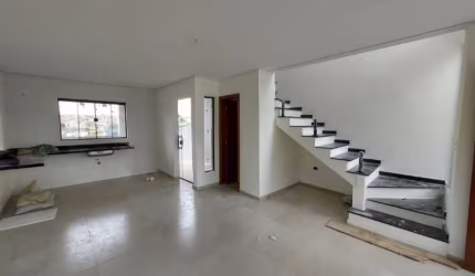 Sobrado novo para venda com 3 dormitórios na Vila Lavínia em Mogi das Cruzes.