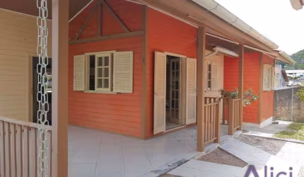 Casa com 3 dormitórios à venda, 120 m² por R$ 900.000,00 - Rio Tavares - Florianópolis/SC