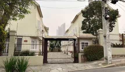 Casa em condomínio fechado com 3 quartos à venda na Travessa Alfredo Magalhães, 51, Ipanema, Porto Alegre por R$ 690.000