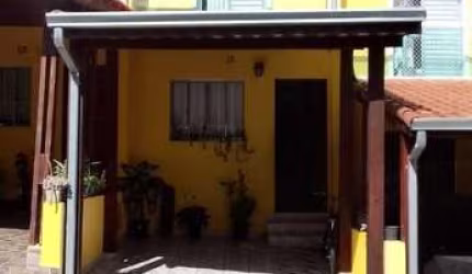 Sobrado à Venda em Jardim Dayse, Ferraz de Vasconcelos - SP
