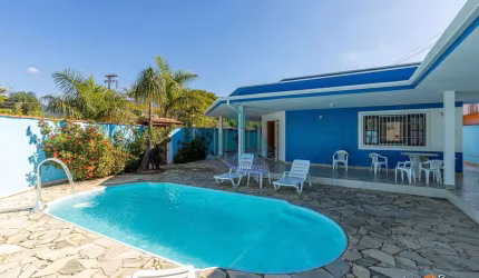 Casa com 4 dorms, Praia da Maranduba, Ubatuba - R$ 1.1 mi, Cod: 2174