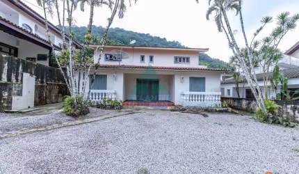 Casa com 6 quartos, Recanto da Lagoinha, Ubatuba - R$ 1.6 mi, Cod: 2205