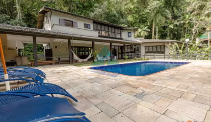 Casa com 5 quartos, Domingas Dias, Ubatuba - R$ 3.99 mi, Cod: 2598