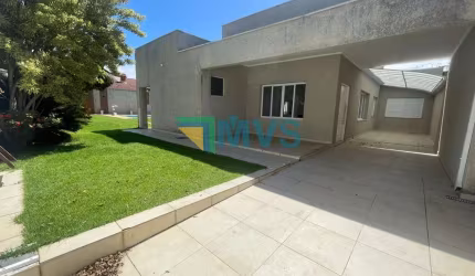 Imperdível Casa à Venda em Peruíbe-SP, Jardim Imperador: 3 Quartos, 3 Suítes, 2 Salas, 5 Banheiros, 1 Vaga, 200m²!