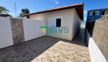 Casa Comercial à Venda em Itanhaém-SP, Bairro Bopiranga: 2 Quartos, 1 Banheiro, 1 Vaga de Garagem!