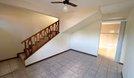 Casa sobrado a venda com 3 dormitorios  sendo 2 suites   Jardim Parana   Assis SP