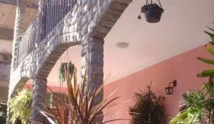 Casa 4 quartos em Itapuã