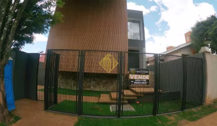 Sobrado à venda, 3 quartos, 3 suítes, 7 vagas, Jardim La Salle - Toledo/PR