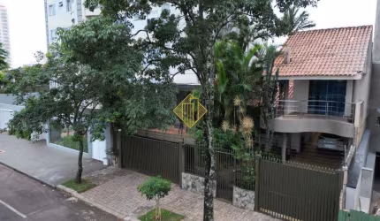 Sobrado à venda, 2 quartos, 3 suítes, 5 vagas, Country - Cascavel/PR