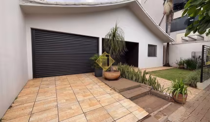 CASA PRÓXIMO, HOSPITAL E FARMÁCIAS NO CENTRO DE TOLEDO PR