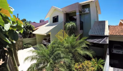 Sobrado à venda, 2 quartos, 2 suítes, 4 vagas, Jardim Pancera - Toledo/PR