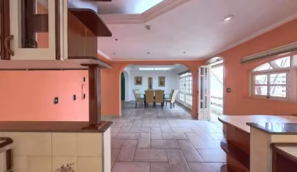 Casa com 3 quartos à venda na Rua Cosmópolis, Jardim Cristiane, Santo André, 294 m2 por R$ 940.000