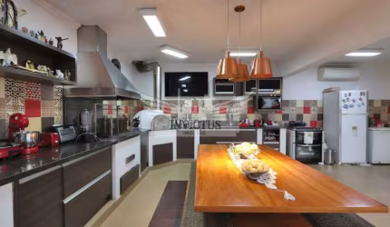 Sobrado em Condomínio Fechado com 4 Quartos para Alugar, 403m² - Campestre, Santo André/SP.