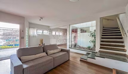 Sobrado Residencial/Comercial com 3 Dormitórios para Locação, 255m² - Centro de Santo André/SP.