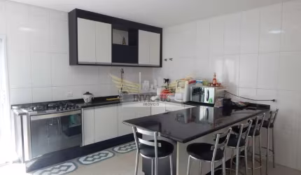 Sobrado com 3 Quartos para Comprar, 245m² - Santa Terezinha, São Bernardo do Campo/SP.