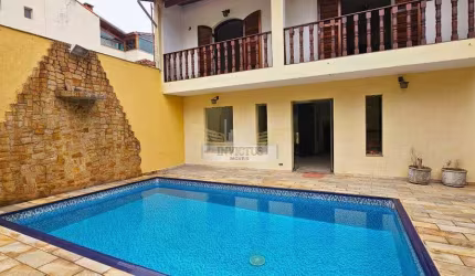 Sobrado com 5 Quartos para Alugar, 483m² - Campestre, Santo André/SP.