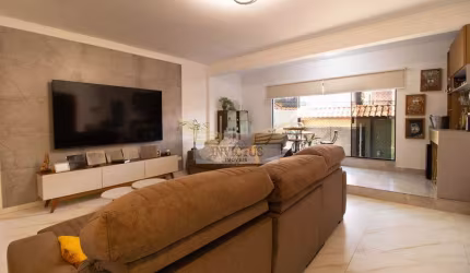 Sobrado com para Comprar, 351m² - Bairro Paraíso, Santo André/SP.