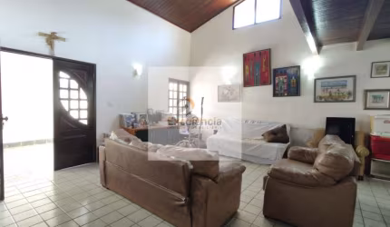 Casa duplex com 4 quartos, 500m², em Piatã!