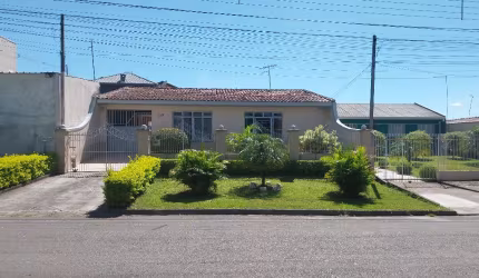 Casa à Venda - 187m² - 3 Quartos - Edícula com Churrasqueira - Bairro Sítio Cercado