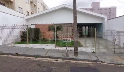 Casa com 3 dormitórios e 1 suíte no Jardim Lutfalla próxima a USP em São Carlos