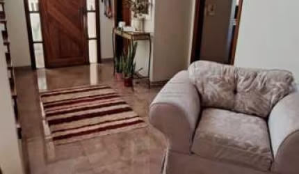 Ótima localização.