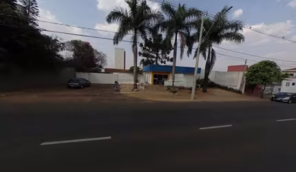Área muito boa e bem localizada fácil acesso a Rodovia e próximo de muitos Comércios.