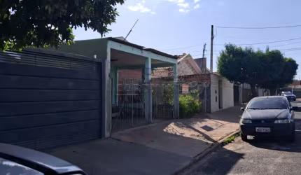 Casa com ótima localização, próximo ao SESI da vila