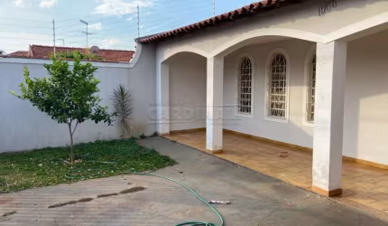 Casa com ótima localização, próximo ao SESI da Vila