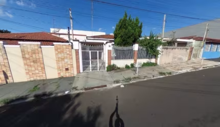 Imóvel Próximo da Avenida Henrique Gregori e e próximo da travessa sete da Vila Boa vista.