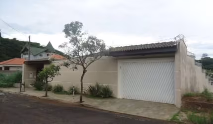 Casa alto padrão em bairro com ótima localização