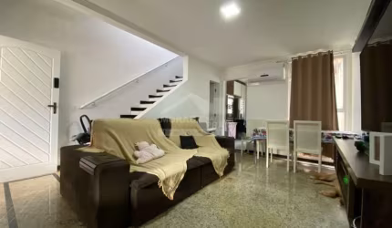 Sobrado MOBILIADO de Condomínio no Forte, 4 dormitórios, confira na Imobiliária em Praia Grande.