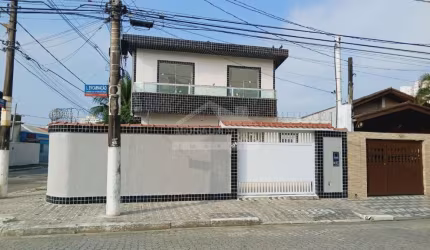 Lindo Sobrado, 04 dormitórios sendo 1 suíte 02 vagas,Piscina, na Aviação em Praia Grande.