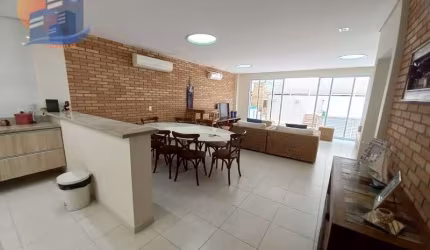 CASA EM CONDOMÍNIO Á VENDA NA PRAIA DA ENSEADA