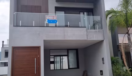 Casa no Deltaville com 3 quartos sendo 1 suíte, 3 banheiros e 1 vaga de garagem