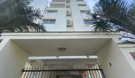 Apartamento na Pedra Branca com 2 quartos sendo 1 suíte, 2 banheiros e 1 vaga de garagem