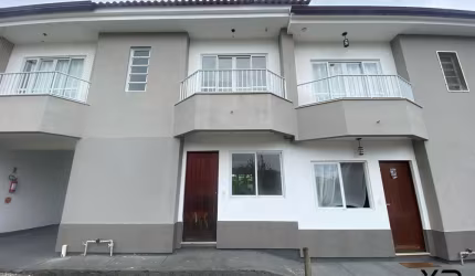 Casa na Pedra Branca com 3 quartos sendo 1 suíte, 3 banheiros e 1 vaga de garagem