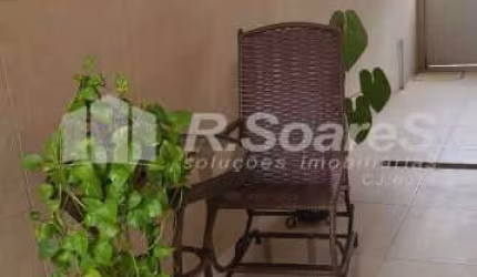 Casa com 3 quartos à venda na Rua Ismênia, Bento Ribeiro, Rio de Janeiro, 128 m2 por R$ 485.000