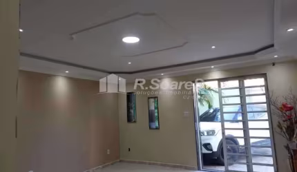 Casa com 2 quartos à venda na Rua Lomas Valentinas, Padre Miguel, Rio de Janeiro, 380 m2 por R$ 550.000