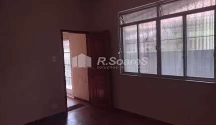 Apartamento com 3 quartos à venda na Rua Baguari, Vila Valqueire, Rio de Janeiro, 72 m2 por R$ 350.000