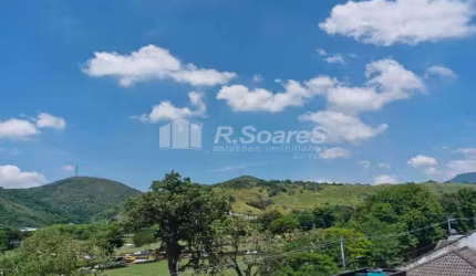 Casa em condomínio fechado com 4 quartos à venda na Avenida Carlos Pontes, Jardim Sulacap, Rio de Janeiro, 150 m2 por R$ 410.000