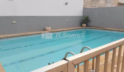 Casa com 2 quartos à venda na Rua dos Crisântemos, Vila Valqueire, Rio de Janeiro, 284 m2 por R$ 990.000