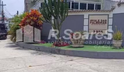 Casa em condomínio fechado com 3 quartos à venda na Rua Euzebio de Almeida, Jardim Sulacap, Rio de Janeiro, 210 m2 por R$ 600.000