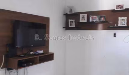 Apartamento com 2 quartos à venda na Estrada Intendente Magalhães, Vila Valqueire, Rio de Janeiro, 80 m2 por R$ 190.000