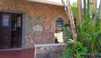 Casa com 3 quartos à venda na Rua Quiririm, Vila Valqueire, Rio de Janeiro, 500 m2 por R$ 700.000